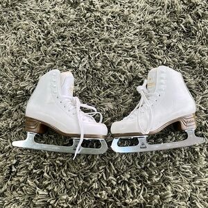 Jackson Figure Ice Skates